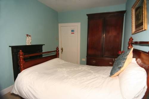 MULLAGHMORE HOUSE