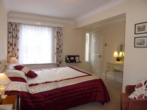 Tyrrells Ford Hotel
