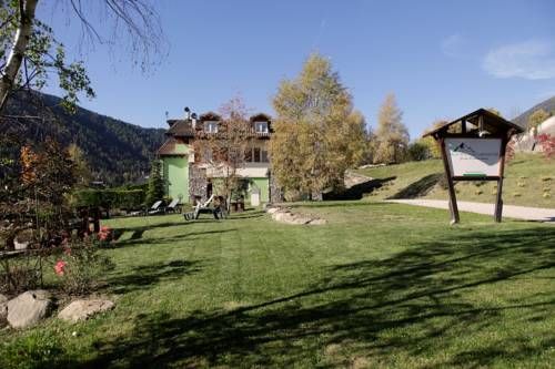 Outdoor Pictures 24