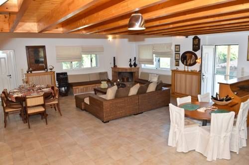 Dimeon Villa