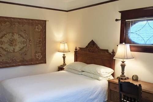 11th Avenue Inn