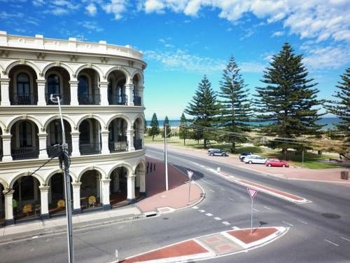 Largs Pier Hotel