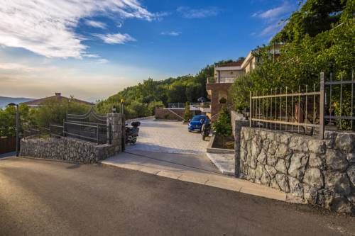 Outdoor Pictures 24