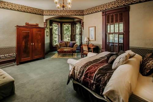 Inn at Pine Terrace