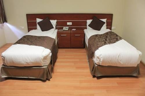 Siyav Hotel