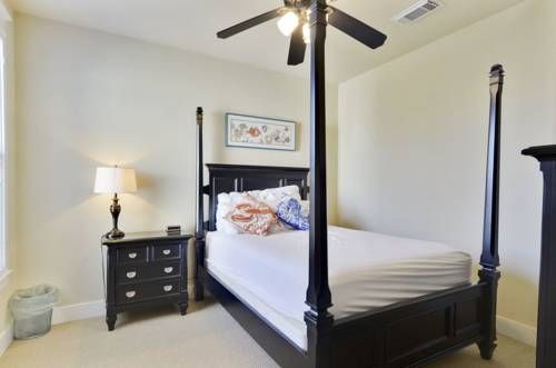 Beach Blast 3 Br home by RedAwning