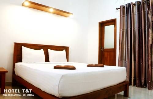 Hotel T & T