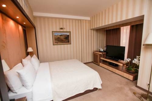 Shirvan Hotel & SPA