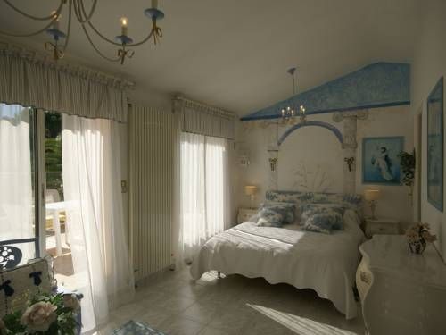 Lavish Villa in Mouans Sartoux with Sauna