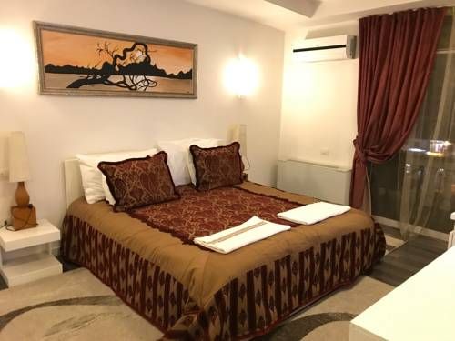 Theranda Hotel