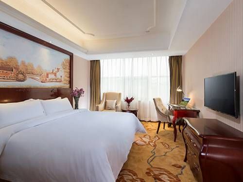 Vienna International Hotel Huizhou South Railway Station