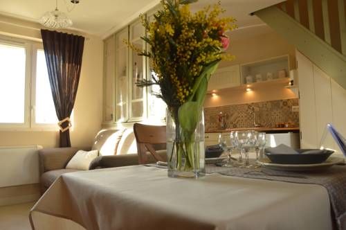 Le Clos Charmaine