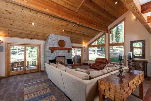 Estates Lodge Luxury Home By RedAwning