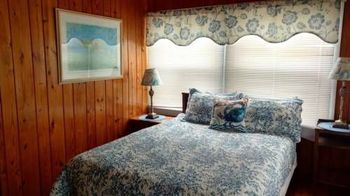 Happy Lewis 3 Br Home By Redawning