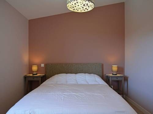 Luxury villa with heated private swimming pool in grounds walking distance from Malauc ne