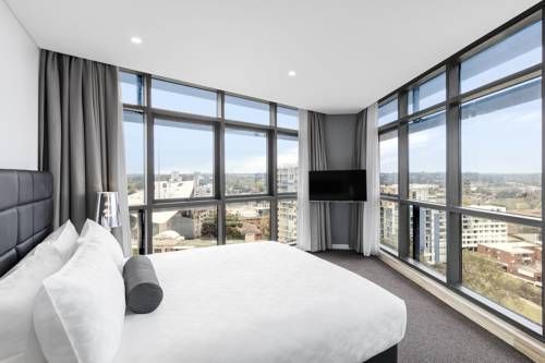 Meriton Suites Church Street, Parramatta