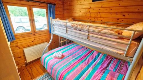 Red squirrel lodge