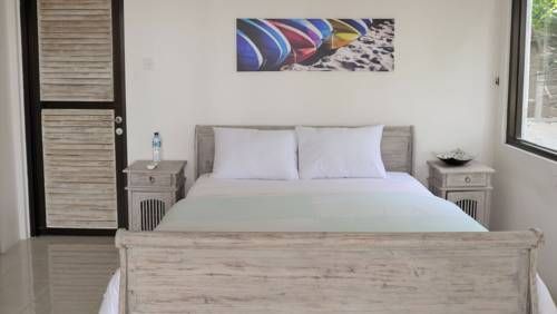 Myamo Beach Lodge