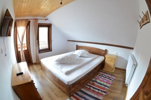 Denisa's Lodge