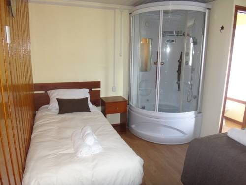 Hostal Queltehue