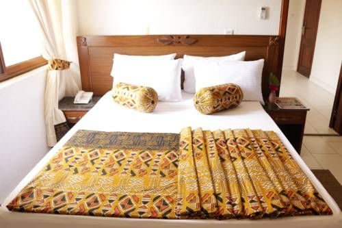 Coconut Grove Sakumono Hotel