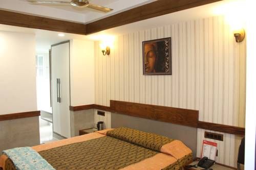 Mayur Hotel Bar And Restaurant
