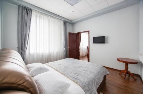 Aviator Hotel