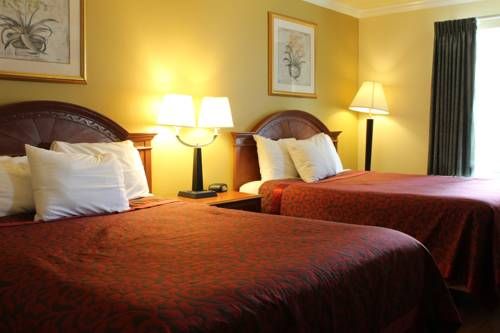 Mirage Inn & Suites