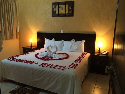 Hotel Suite Azomali