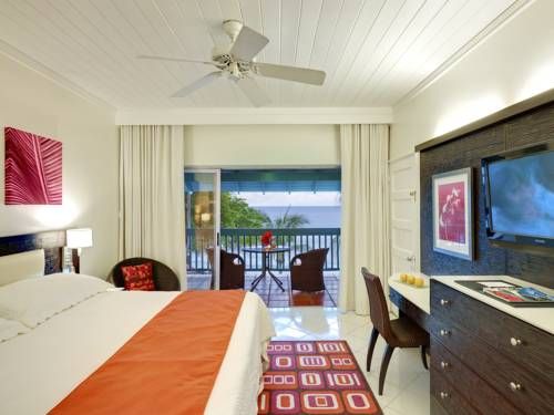 Crystal Cove by Elegant Hotels - All-Inclusive