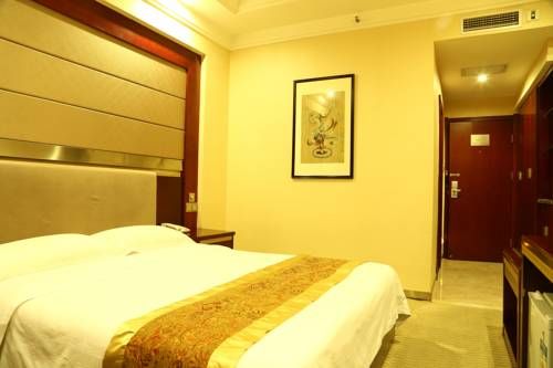 Dunhuang Gold Dragon Hotel
