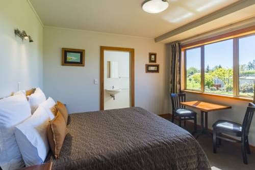 Eden's Edge Lodge