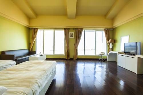 Pine Beach Hotel