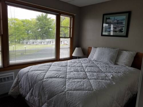Grand View Motel and Cottages