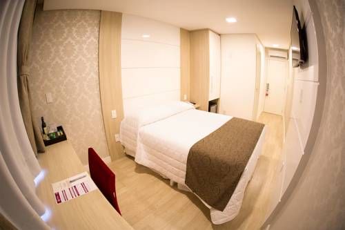Holiday & Business Hotel - Em frente ao Centro de Eventos e Arena Conda