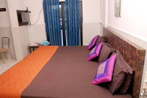 Hotel Travellers Inn
