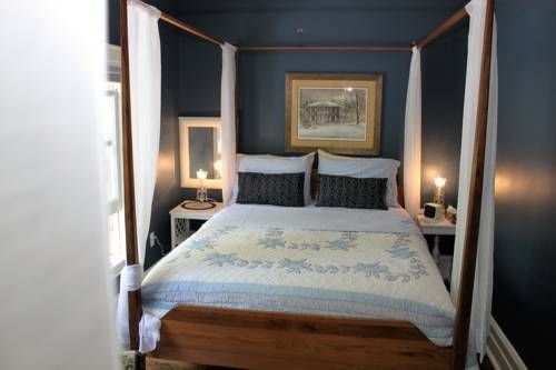 Green Oaks B&B