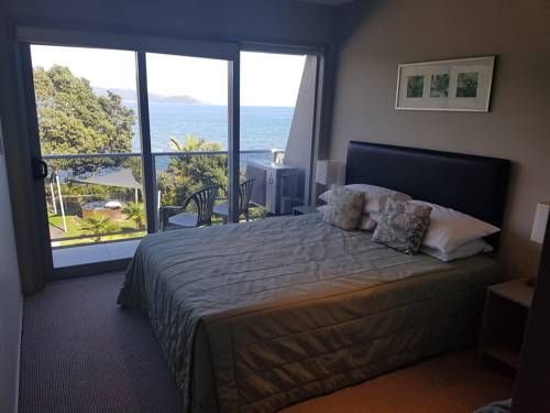 Te Kaha Beach Resort