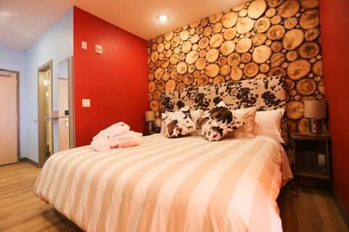 Days Inn by Wyndham Calgary North Balzac