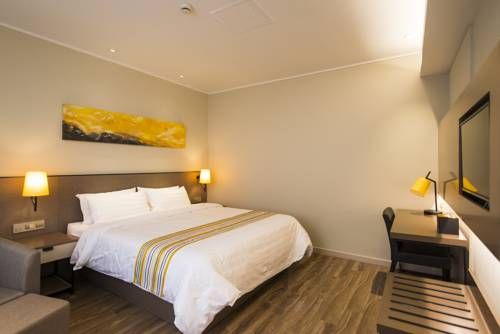 Home Inn Plus Shaoxing Shangyu District Shaoxing East Railway Station South Feng Mountain Road