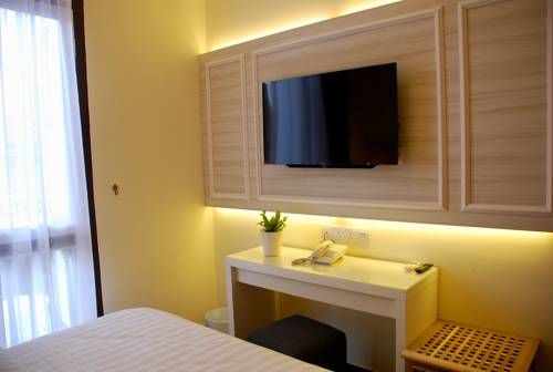 iStay Hotel