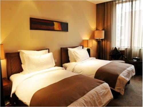 Rongchen International Holiday Hotel