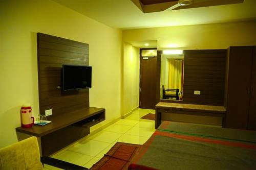 Iroomz Hotel Pawan