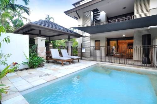 Port Douglas Private Apartments in Temple