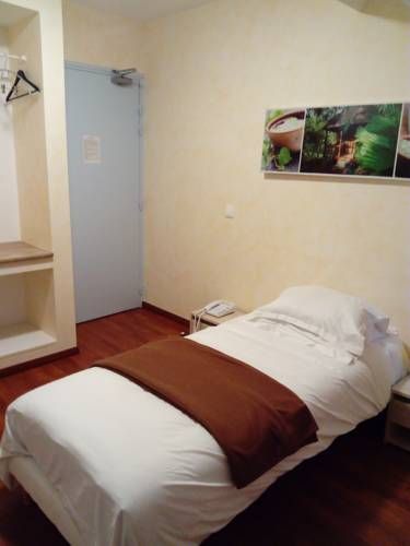 HOTEL L'AMERIVIERE***