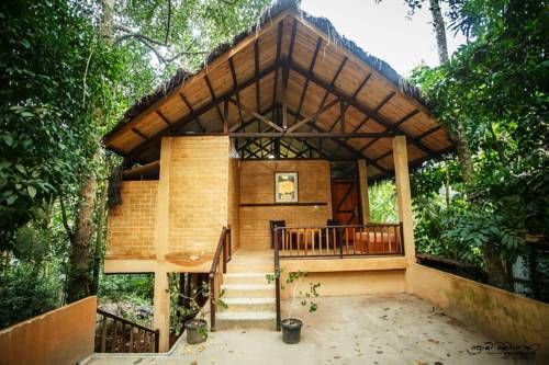 Jungle Village by Thawthisa