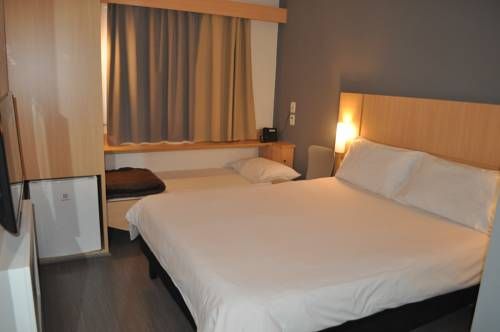 ibis Marilia