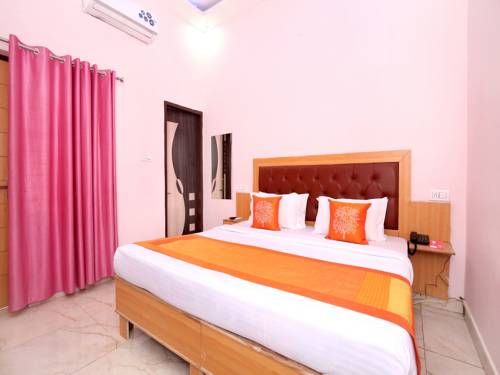 OYO 11497 Hotel Sharnam