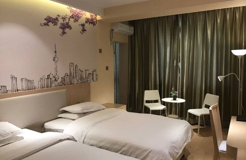 Sophie Rooland Hotel Wu Ke Song