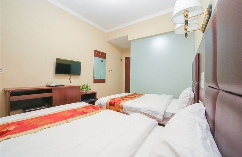 Airport Xincheng Yixin Business Hotel